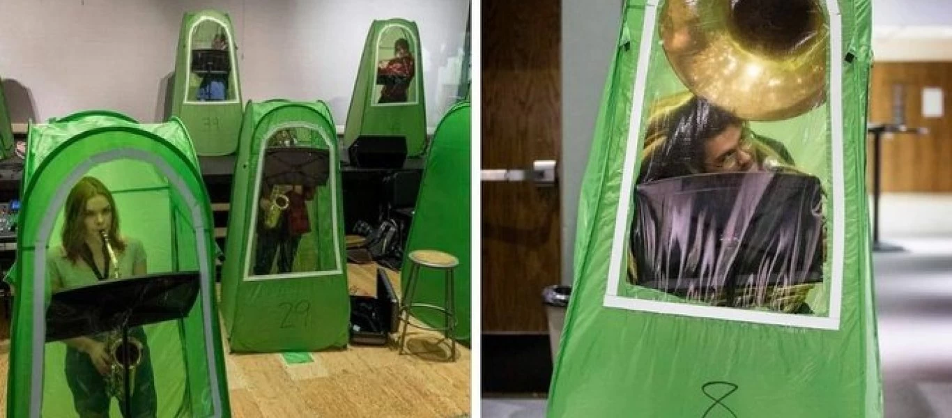 Η αποκορύφωση της γελοιότητας λόγω κορωνοϊού: Έβαλαν τους μαθητές σε… σκηνές